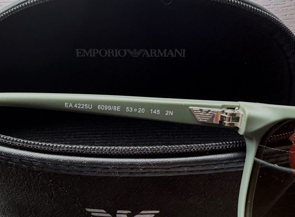 Слънчеви очила Emporio Armani с гаранция