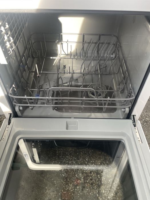 Продавам малка Съдомиялна Машина