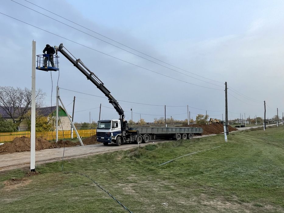 Длинномер манипулятор контейнеровоз
