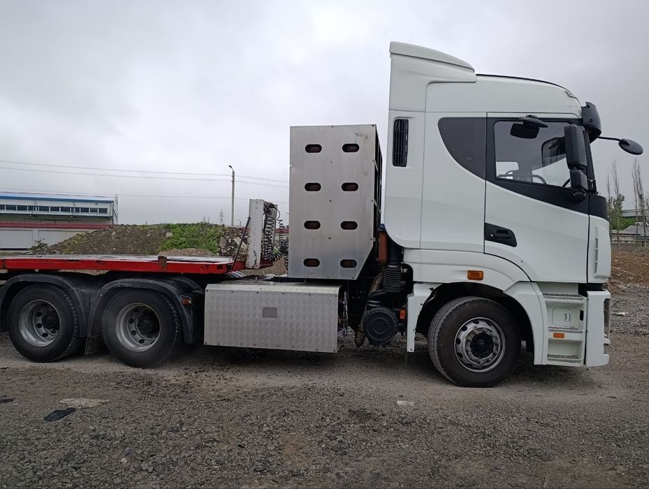 CAMC H9 Тягач Сотилади  
 Йили: 2022