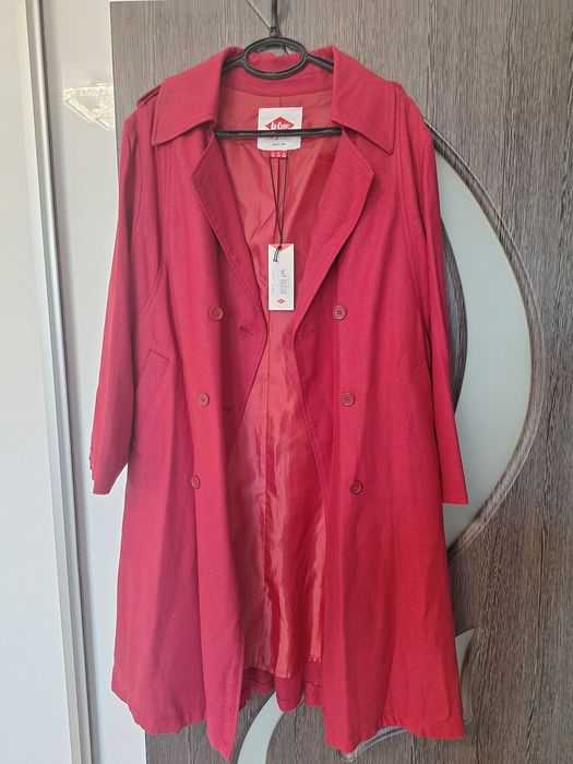 Palton Lee Cooper nou nout. Pret 200lei.