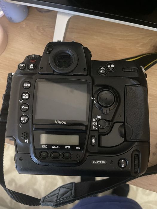 Vand  Nikon  D2H
