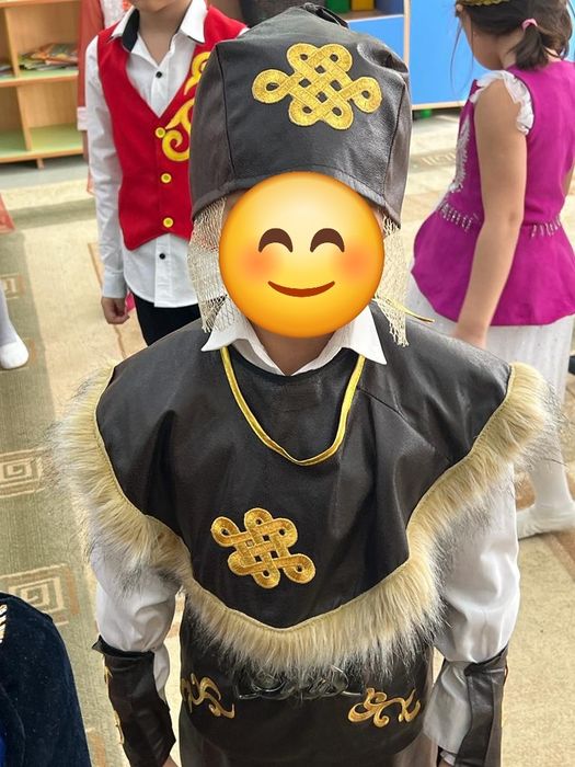 Казахский костюм на мальчика.
