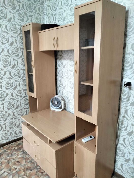 Мини - стенка для гостиной или спальни
