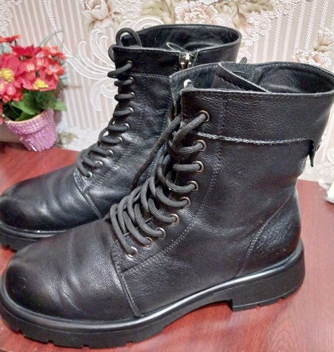 Продам 40 размер ботинки