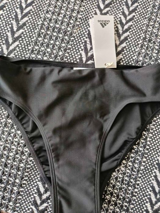 Adidas i triumph бански