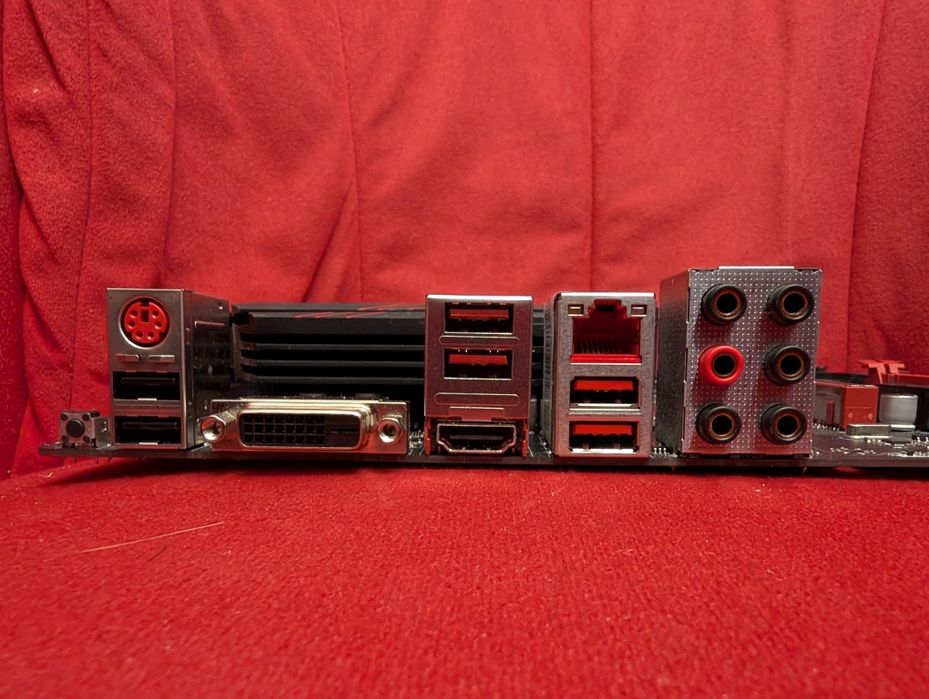 Ryzen 5 5600X и дъно MSI B450 GAMING / опции 16GB 32GB RAM памет, SSD