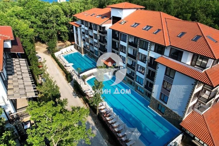 Двустайни апартаменти в к-с „Грийн Парадайз 5“, гр. Приморско