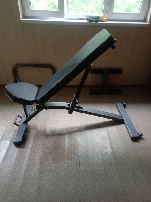 Универсальная спортивная скамья