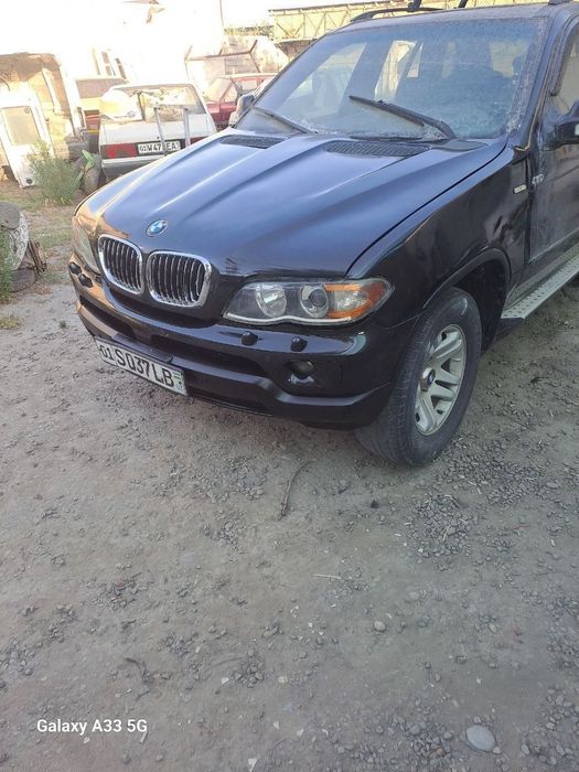 BMW  moshina  yuradi