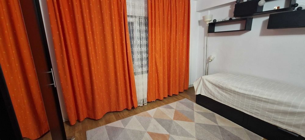 Apartament 2 camere de vânzare – Găești | Etaj 3 | Renovat | Centrală proprie