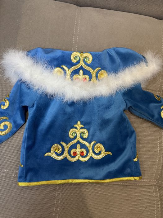 Продам шикарный костюм на мальчика