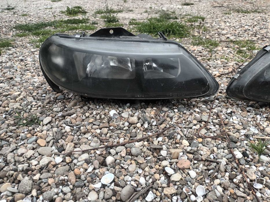 ляв и десен фар за рено лагуна 1 99 - 00 RENAULT LAGUNA I