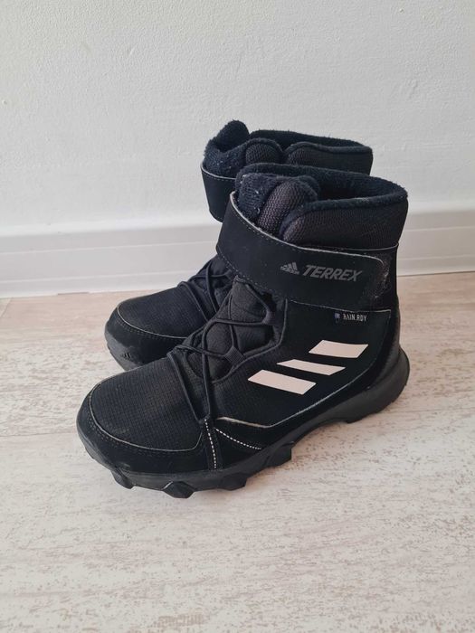 Детски боти Adidas Terrex Snow - размер 32