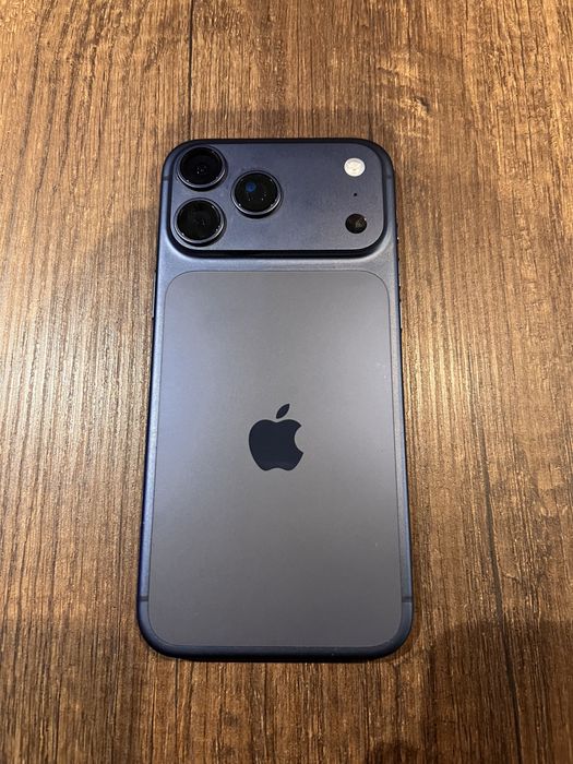 Iphone 17 pro max deep blue 256 Гаранция до 05.2029г.