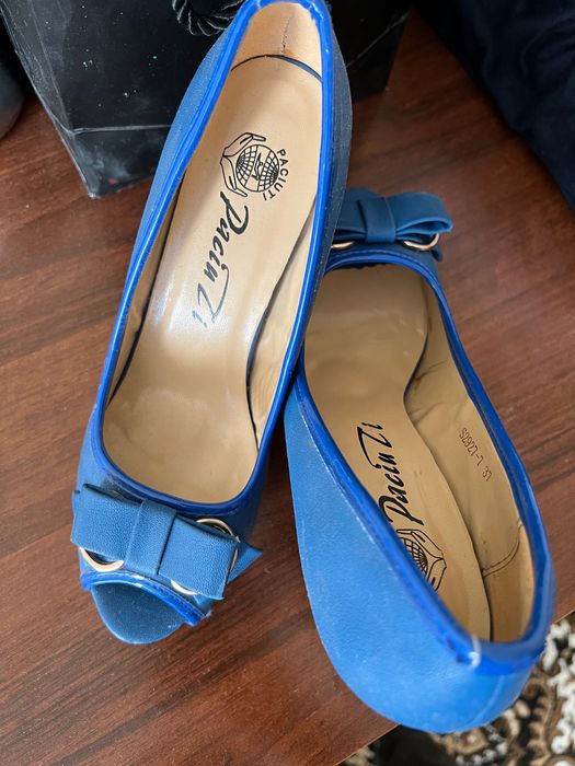 Продам женский туфли