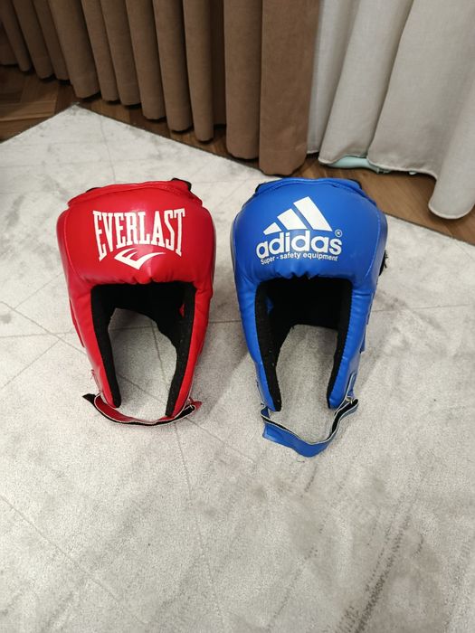 UFC uchun perchatka va futa lar