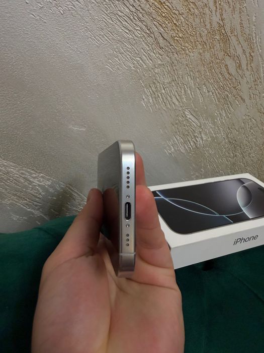 iPhone 16pro 93%baterie