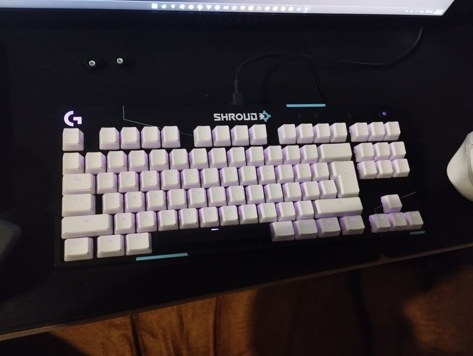 Клавиатура Logitech G Pro X    Shroud edition