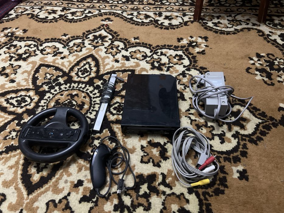 Нинтендо wii продам не дорого.