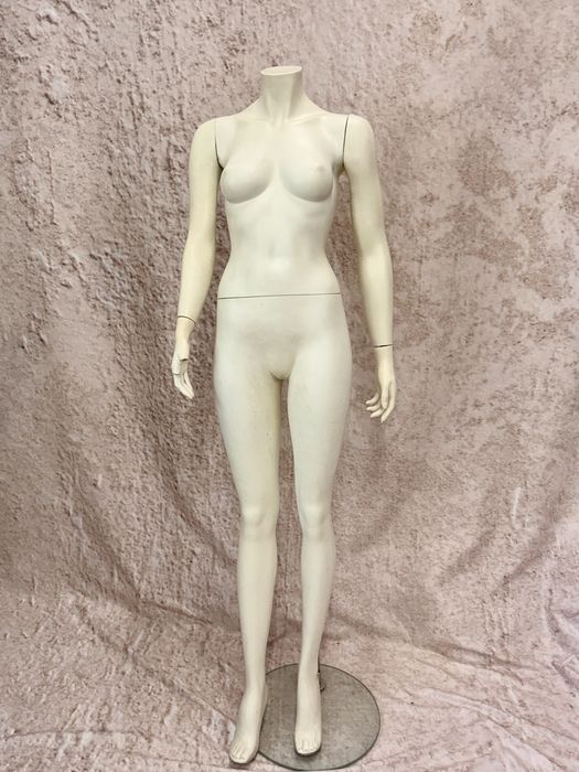 Дамски  манекени