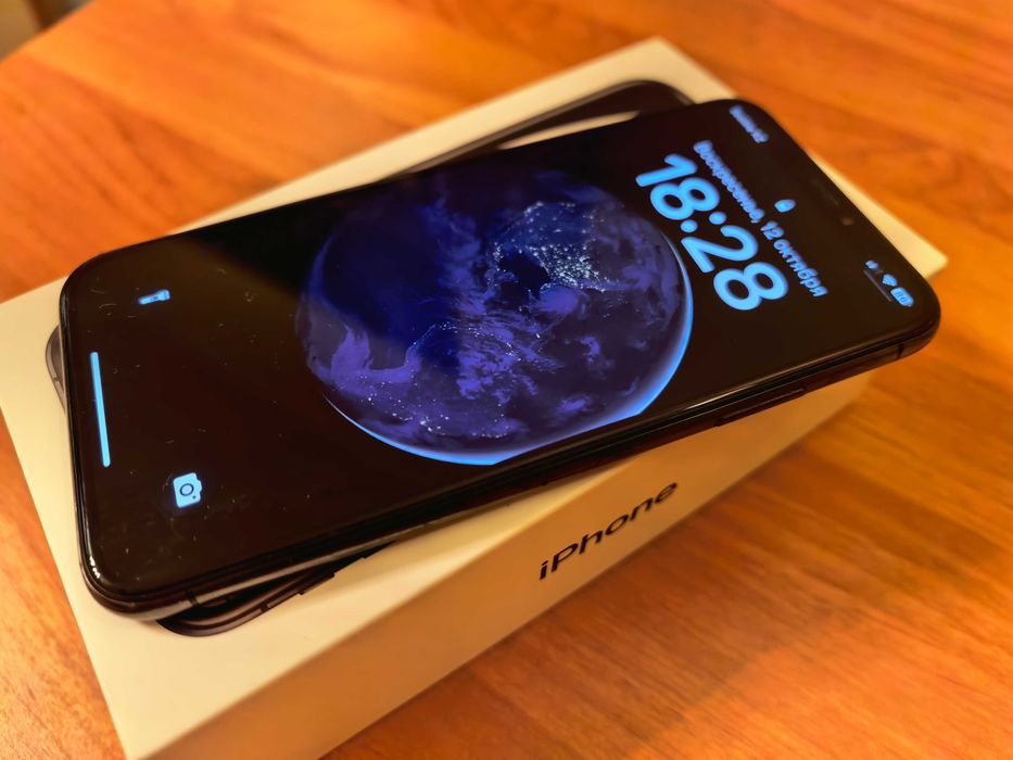 Продам IPhone XS 64 гб