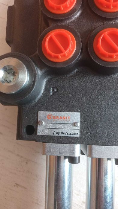 Distribuitor cu 2 manete 80l/min cu joystik