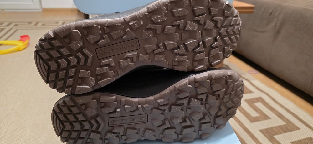 Skechers зимни обувки 32 см нови