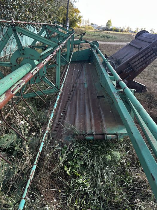 Продам жатки на ниву
