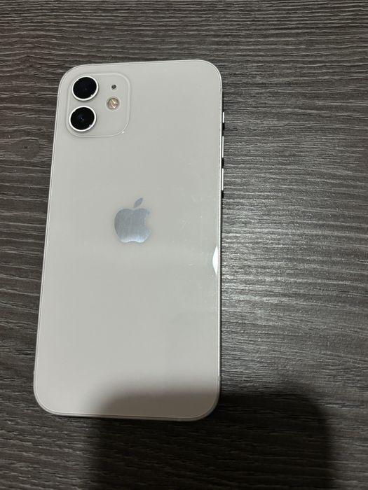 Продаю айфон 12 . Iphone