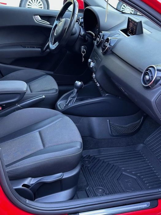 Audi A1 Sportback Stare foarte buna, Trapa, Stronic, Xenon, 4 locuri, 1.6tdi