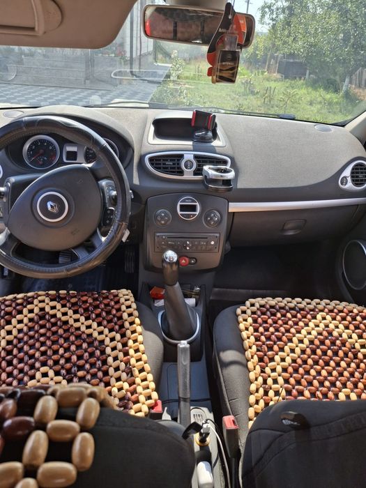 Renault clio estate