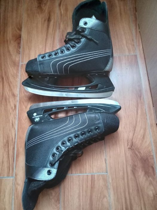 Продам коньки на 42 размер