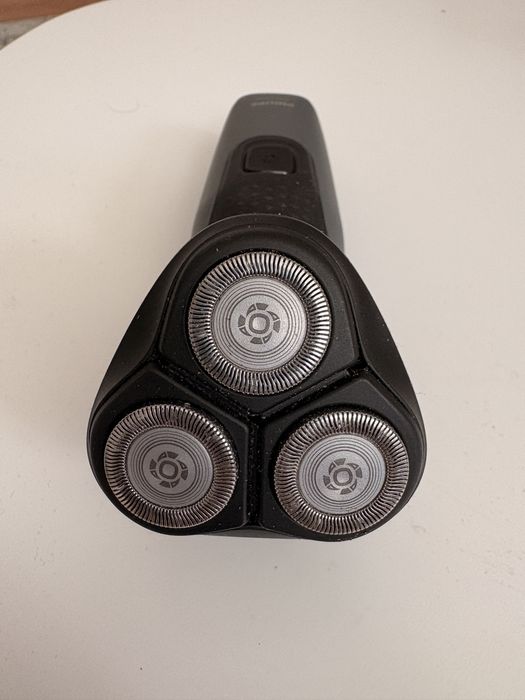 Aparat de ras Philips seria 1000