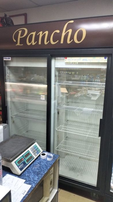 Продам холодильник витринный нерабочий