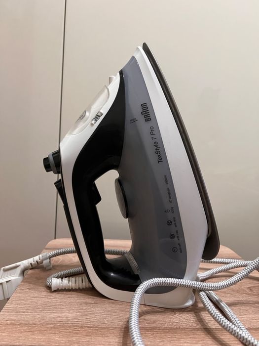 Продам Утюг Braun