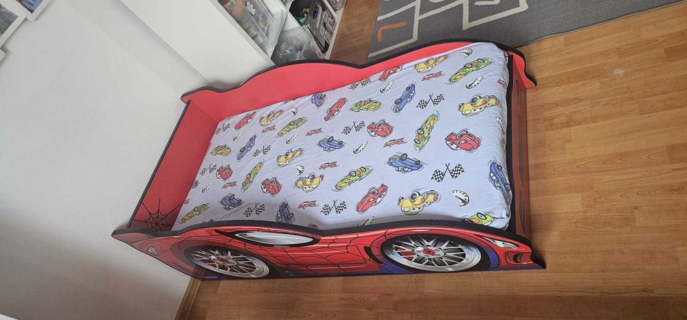 Patut copii baieti 2-8 ani model Masina Spider Man, saltea 140x70 inclusa si leduri luminoase