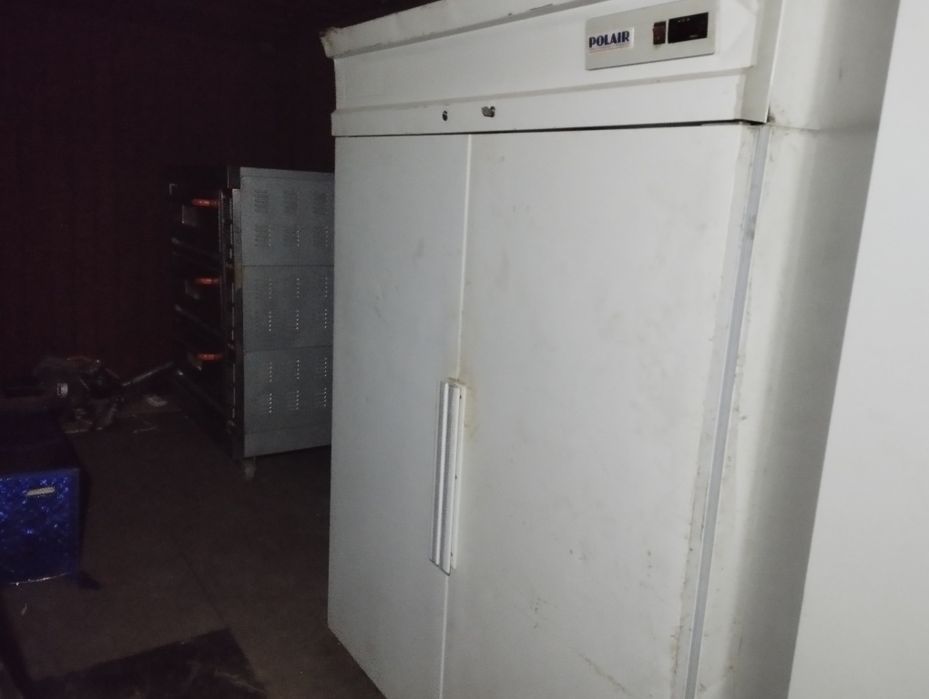 Холодильник большой