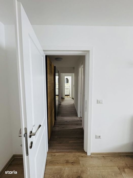 Inchiriez apartament 2 camere.