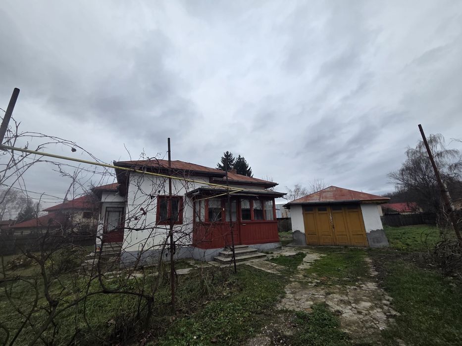 VÂND URGENT CASĂ VĂLENII DE MUNTE

Nr de contact 0724585432