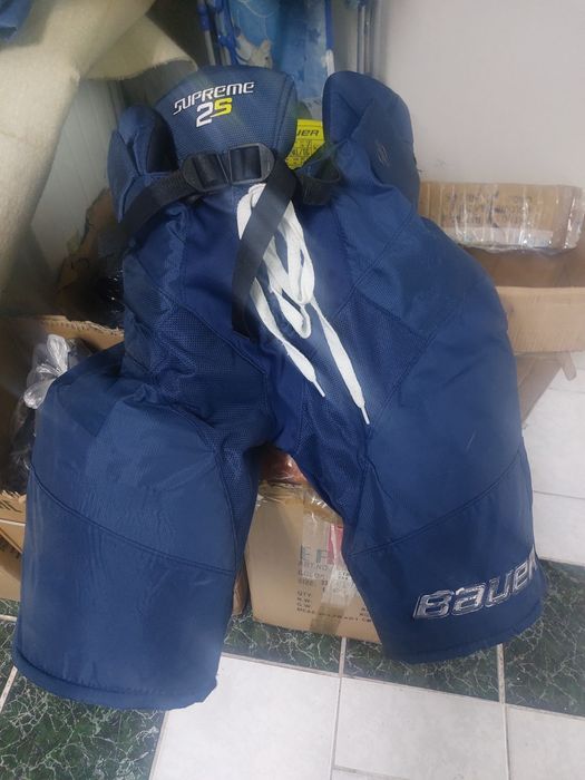 Продам хоккейные краги.