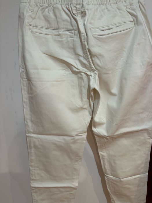 Blugi albi purtati de cateva ori