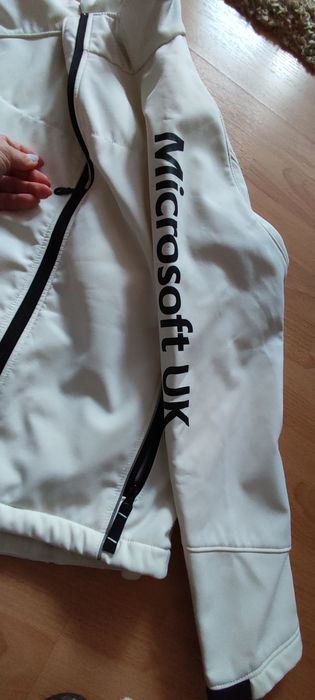 Яке Microsoft UK  размер М номер 38 два пъти обличано