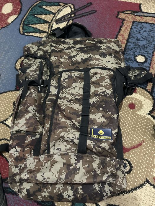 Бушлак сатылады асты устимен кофтасы шапкамы сумкасы бари бар