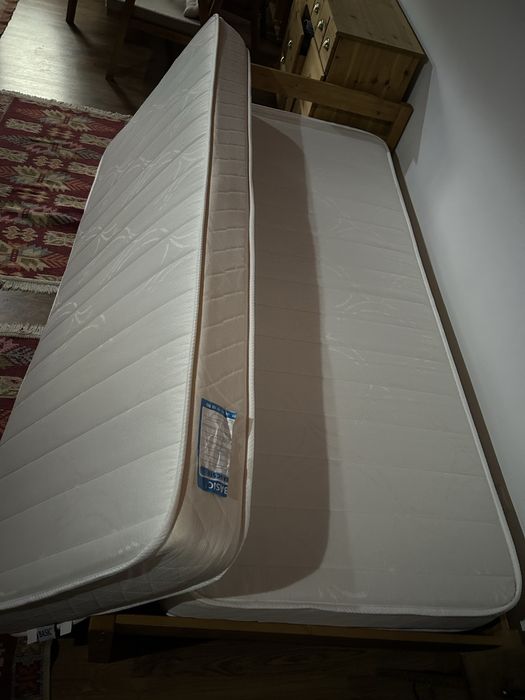 Vand două saltele cu arcuri 80x200 nefolosite