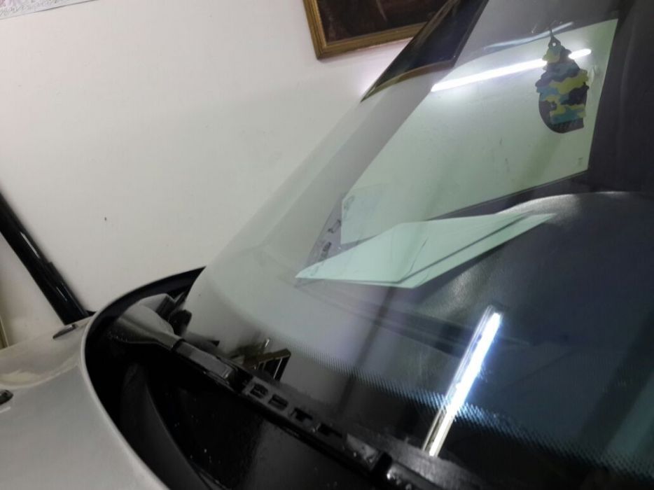 Автостекло на все виды авто.установка.ремонт. Мерседес. Тойота.Ауди ...