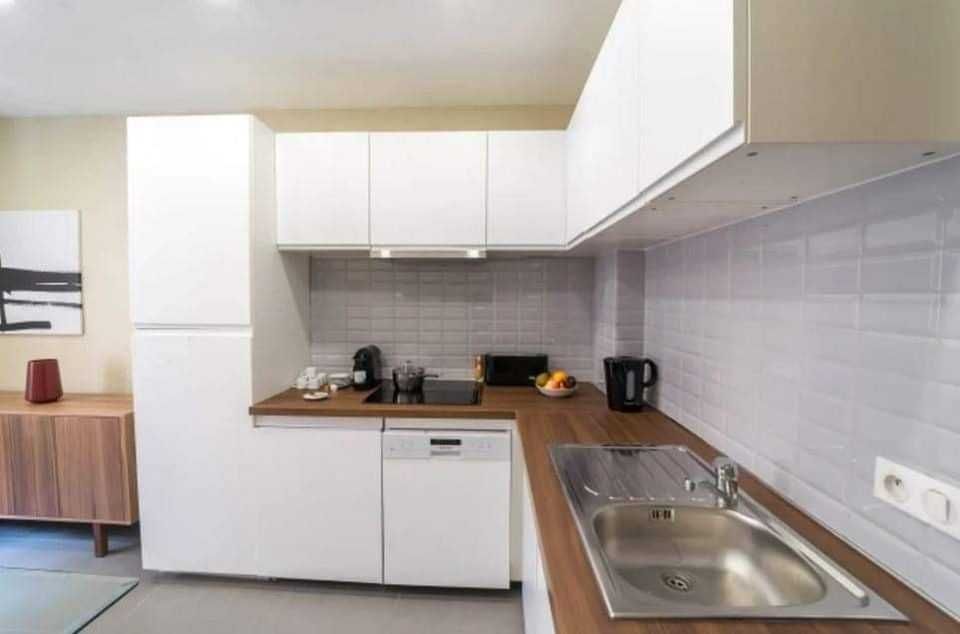 Продава се Тристаен апартамент в София, Дървеница - 109 кв.м за 1698 €/кв.м - Снимка #2