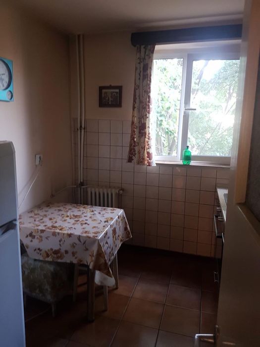 Apartament 3 camere zona 1 mai vizavi de biserica Sf Ion