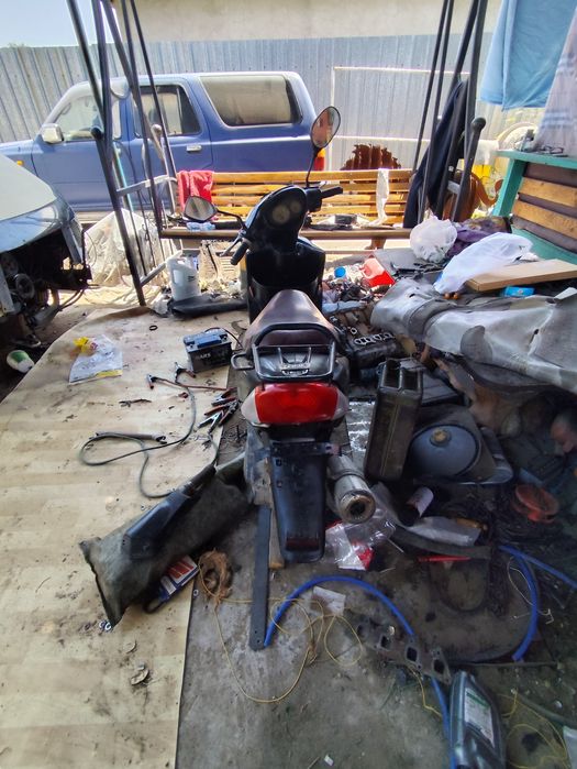 Срочно! Продам мопед Yadea 80 кубов