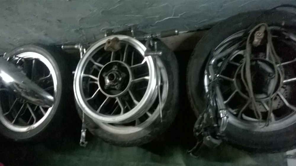 Части за Хонда ВT500.  Мотоциклети  Хонда ВТ750 и  Кавазаки